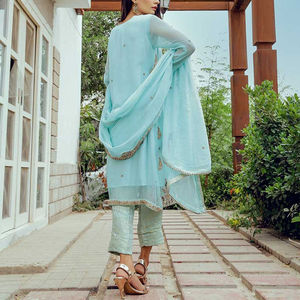 Salwar Kameez en tulle bleu clair pour femme, broderie, dupatta, coupe régulière, longueur cheville, protection solaire, fait main, traditionnel indien - Product Image 2