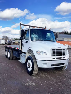 Camión de Plataforma Freightliner M2 106 Usado de 2016 en Excelentes Condiciones, 310hp, Volante a la Izquierda/Derecha, Envío Rápido - Product Image 2