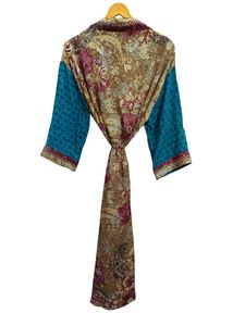 ชุดคลุมกิโมโนผ้าไหมหรูหราแบบปะติดปะต่อ ใช้คลุมบิกินี่หรือใส่นอน ชุดคลุมยาว ทำด้วยมือจากผ้าไหมซารีอินเดียวินเทจรีไซเคิล - Product Image 4