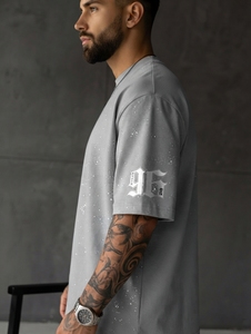 Camiseta de Manga Corta con Cuello Redondo Gris para Hombre, con Estampado Plateado, Corte Holgado, Estilo Urbano, Tejido Jersey - Product Image 3