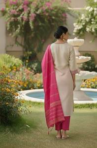 Traje Salwar de Tres Piezas / Conjunto Kurti para Mujer, Diseño Digital con Estampado de Tela de Piel Sintética J Premium, Ideal para Fiestas y Uso Diario - Product Image 2