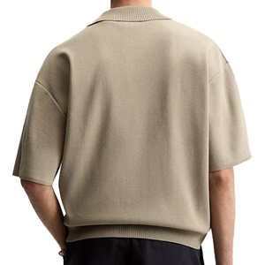 เสื้อโปโลผู้ชายแขนสั้นสีเบจแบบถักมีซิปเสื้อลำลองสีพื้น - Product Image 4