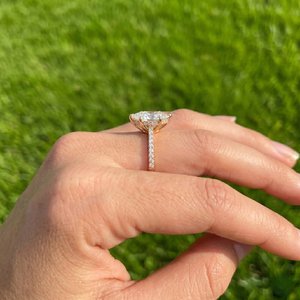 Anillo de Plata 925 con Moissanita, Corte Brillante Redondo, Joyería Fina, Anillo de Moda, Elegante Regalo para Mujer - Product Image 1