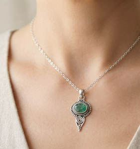 Pendentif en émeraude verte ovale naturelle, argent sterling 925, bijoux faits à la main, plaqué or rose jaune, cadeau pour elle - Product Image 2