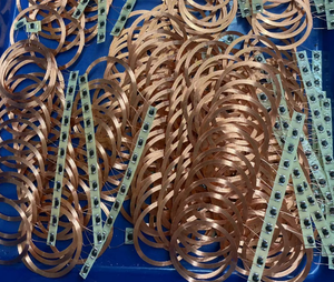 Étiquettes NFC ABS PPS pour usine, ligne industrielle, gestion IoT, avec adhésif, étanches, robustes pour le suivi des actifs, option UHF pour entrepôt - Product Image 6