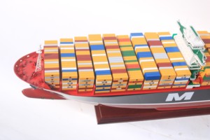 MSC OSCAR - Maqueta de Buque de Carga Comercial Internacional de Madera Hecha a Mano para Exhibición, Colección o Regalo de Recuerdo - Product Image 3