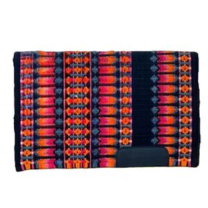 Tapis de selle Western de qualité supérieure fabriqué à la main avec design personnalisable et logo en feutre de laine solide fabriqué en Inde - Product Image 1