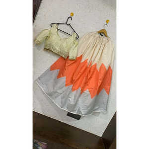 Ropa de fiesta de diseñador para mujer Lehenga Choli con Conjunto elegante de trabajo secuencial - Product Image 2