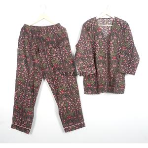 ART&ART Conjunto de Pijama Elegante de Algodón Floral de 3 Piezas para Mujer, Manga Larga, Cuello en V, Ropa de Dormir Informal, Cintura Elástica, Largo hasta el Tobillo, Secado Rápido - Product Image 6