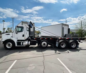 Meilleure vente - Camion Freightliner M2 112 à trois essieux, benne basculante, 8x4, boîte de vitesses automatique, diesel, occasion, à vendre - Product Image 3