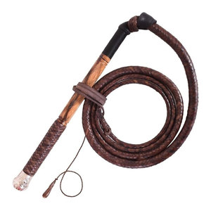 Fouet en cuir professionnel fait main, cuir véritable, poignée robuste, design flexible, idéal pour la pratique et l'utilisation en extérieur - Product Image 1