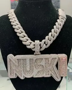 Colgante de Plata de Ley con Nombre Personalizado en Moissanita de Corte Brillante Redondo, Chapado en Oro Blanco de 14k, Regalo Hip Hop para Mujer - Product Image 3