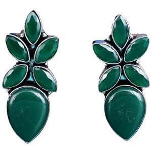 Boucles d'oreilles clous vintage en argent oxydé pour femme - Prix de gros |   Boucles d'oreilles pendantes bohèmes faites à la main |   Fournisseur en gros de bijoux en vrac pour cadeaux - Product Image 1