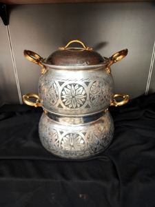 Casserole ronde en métal vintage très demandée avec couvercle, extérieur poli, poignées en alliage de zinc, ustensile de cuisson durable - Product Image 3