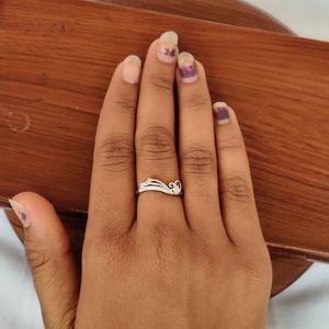 Bague de cocktail vintage à motif floral pour femme, design filigrané élégant, finition polie, pour mariage et soirée - Product Image 3