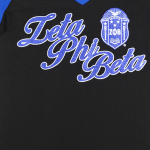 Camiseta negra con cuello en V Zeta Phi Beta, camiseta informal con escritura griega ZPB para mujer, camiseta informal con mangas raglán, ropa ligera para el día a día - Product Image 4