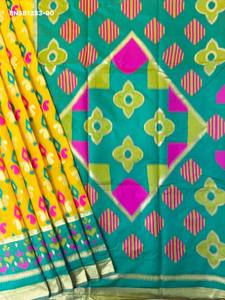 Sari en soie PochamPally pour occasions spéciales avec motif tissé Meena et Zari sur toute la surface - Collection Saree Love avec pallu contrastant et blouse - Product Image 6