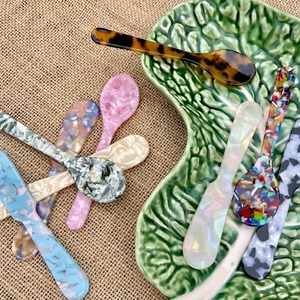 Ensemble de cuillères à salade en résine verte faites à la main de luxe, effet marbre premium, ustensiles de service de cuisine pour la maison, l'hôtel et les restaurants - Product Image 2