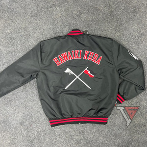 Blouson Bomber Homme Personnalisé Hiver en Toile Taslan Rigide Anti-Bactérienne Brodé Style Baseball Varsity – Vente en Gros - Product Image 2