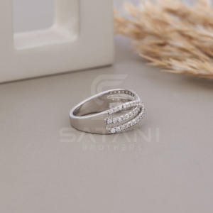 Bague de mariage et d'anniversaire Moissanite Crossover Band Satani Brothers Twist, design croisé en argent, élégante, entrelacée, de luxe - Product Image 5