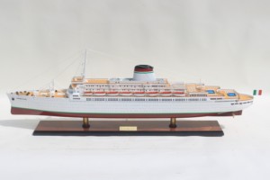 SS LEONARDO DA VINCI Casco Blanco |   Maqueta de Barco Crucero Italiano Hecha a Mano en Madera para Regalo Empresarial o Decoración del Hogar - Product Image 2