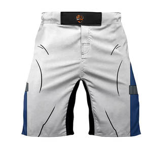 Pantalones cortos de grappling para hombre diseñados para brindar fuerza, equilibrio y flexibilidad durante el entrenamiento de lucha y las sesiones de gimnasio. - Product Image 1