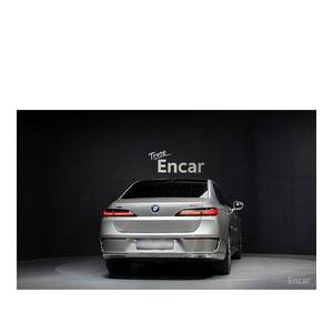 BMW Série 7 740i xDrive Classic Silver Edition 2024, 5090 km, Boîte de vitesses automatique, Volant à gauche - Product Image 4