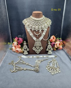 Collier large perlé avec long collier ras du cou, boucles d'oreilles pendantes Jhumka, ensemble de mariée Hath Phool Matha Patti Nath & Mang Tika - Fournisseur - Product Image 3