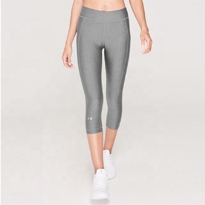 Shorts de yoga pour femmes, taille mi-haute, longueur genou, pour l'entraînement et la course, avec contrôle du ventre, extensibles, doux, avec poche latérale - Product Image 1