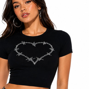 T-shirt court personnalisé pour femme, motif cœur en strass, coupe ajustée, style streetwear, t-shirt bébé extensible, chemises de mode pour femme - Product Image 2