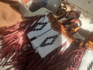 Cowgirl Western Saddle Blanket Clutch Bag Hecho a mano Correa de cuero genuino Crossbody Cowhide Rodeo International Fashion Lady - Product Image 5