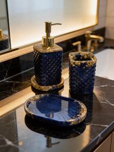 Ensemble d'accessoires de salle de bain personnalisés en résine faits à la main, faciles à nettoyer, organisateur de comptoir de luxe moderne pour savon liquide - Product Image 5
