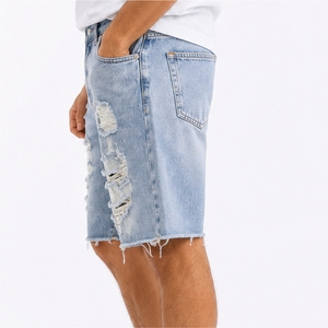 Shorts en jean déchirés pour hommes – Denim premium, l'indispensable de l'été, style urbain, coupe moderne, qualité durable - Product Image 1