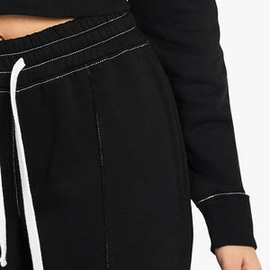 Haut court zippé pour femme, coupe décontractée, idéal pour l'hiver, collection 2026 – Sweat à capuche zippé court pour femme en tissu doux, tendance et décontracté - Product Image 4