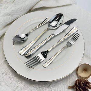 Excelente juego de cubiertos metálicos para cafeterías, hoteles y servicios de banquetes. Curvas suaves que mejoran el atractivo visual. - Product Image 3