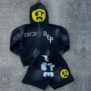 Conjunto de dos piezas unisex personalizado de algodón grueso con capucha y cremallera, pantalones cortos tipo jogger y parche bordado de aplique, chándal de felpa. - Product Image 1