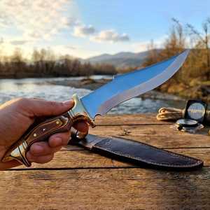 Cuchillos de caza de acero D2 hechos a mano, personalizados, de primera calidad, con mango de madera, para exteriores, de grado industrial, para acampar y supervivencia, con funda. - Product Image 1