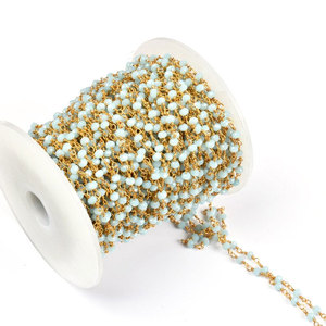 Cadena de Cuentas de Cristal Azul Cielo con Alambre Dorado, Estilo Rosario, Joyería Hecha a Mano - Product Image 2