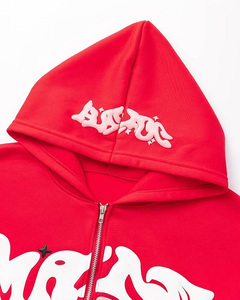 Sudadera con capucha roja para hombre al por mayor, estilo urbano, oversize, de algodón French Terry, con estampado gráfico y logo frontal, manga regular, para otoño. - Product Image 3