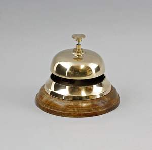 Campana de mesa multiusos de latón para mostrador de recepción, mesa de restaurante y mostrador de atención al cliente - Product Image 1