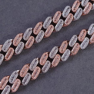 สร้อยคอโมอิสซาไนต์ทรงบาแกตต์ชุบโรเดียมแบบ Iced Out พร้อมตัวเรือนแบบ Channel Setting และโซ่ Cuban Link สำหรับทุกเพศ - Product Image 3
