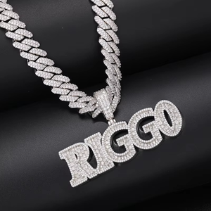 Collares con Colgante de Letra Personalizada en Plata de Ley 925 Chapada en Oro con Diamantes Moissanite de Corte Baguette para Hombre, Estilo Hip Hop - Product Image 2