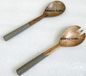 Style moderne Résine et Bois Salade Service Cuillère Fourchette Ensemble Attrayant Salade Serveur Couverts Hôtel Vaisselle Produit Artisanal - Product Image 1