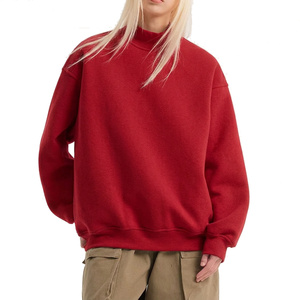 Sweat-shirt d'hiver personnalisé pour femme à col montant, en polaire douce, coupe ample, avec patch tissé personnalisé et imprimé tie-dye - Product Image 4