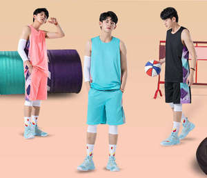 Ensemble de vêtements de sport de basketball personnalisés, maillot à col en V sublimé et short pour les joueurs d'équipe adultes - Product Image 2