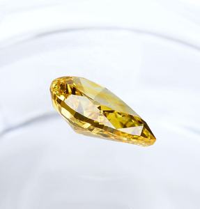 Diamante Suelto de Corte Pera Amarillo de 4.00 CT VS1 - VS2, Cultivado en Laboratorio, Certificado por IGI, con Certificado para la Elaboración de Joyería Fina - Product Image 3