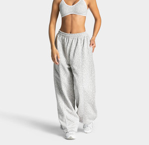 Ensemble survêtement femme gris imprimé léopard surdimensionné avec doublure contrastante et passepoil contrastant, comprenant un sweat à capuche et un pantalon de jogging - Product Image 6