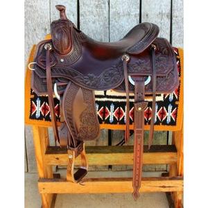 Selle d'équitation en cuir véritable artisanale, gravure personnalisée, design détaillé, absorbant la transpiration, durable, selle anglaise, couleur noire - Product Image 1