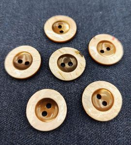 Juego de 4 Botones Lavables de Hueso de Búfalo Auténtico de 4 Agujeros al Mejor Precio para Blazers, Trajes y Abrigos - Product Image 1