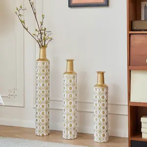 Vases décoratifs modernes en fer pour arrangements floraux, vente en gros, grande quantité, export Zahid. - Product Image 1